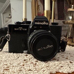 SR-T 102 Black Camera